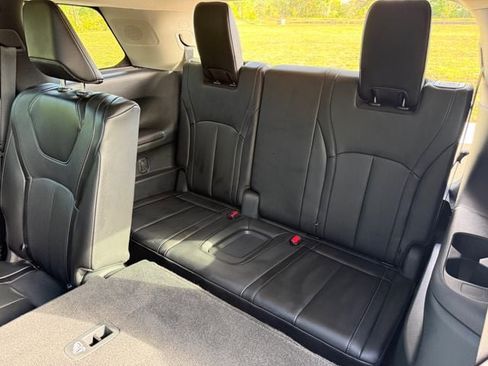 Used 2025 INFINITI QX60 Luxe w/ Vision Package FWD image 15