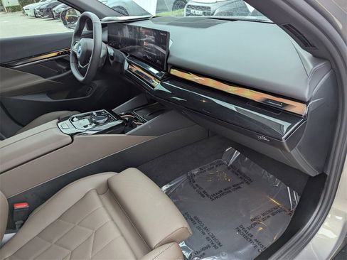 Used 2026 BMW i5 eDrive40 image 22