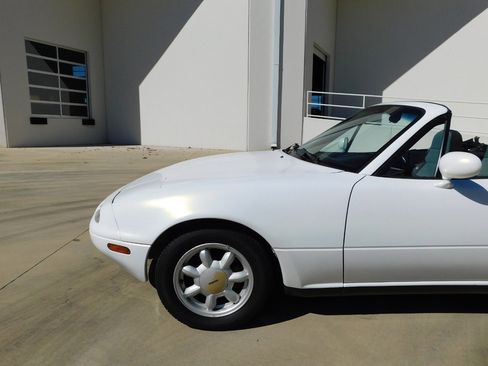 Used 1990 MAZDA MX-5 Miata image 9