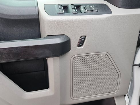 Used 2019 Ford F250 XL w/ Power Equipment Group AWD/4WD image 18