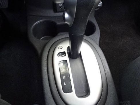 Used 2018 Nissan Versa SV image 36