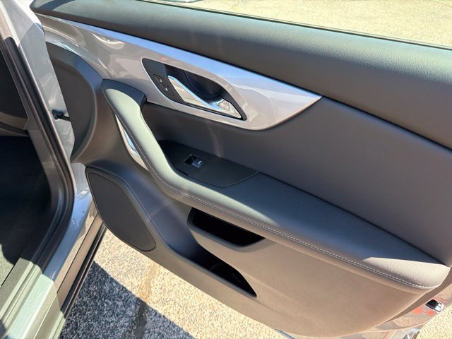 New 2026 Chevrolet Blazer LT w/ LPO, Black Sport Package FWD image 19