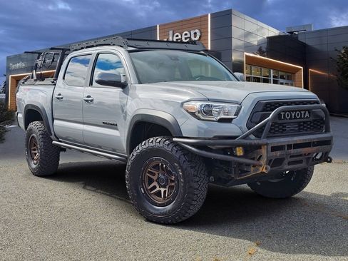 Used 2021 Toyota Tacoma TRD Off-Road AWD/4WD image 1