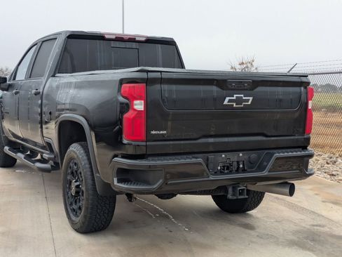 Used 2024 Chevrolet Silverado 2500 LTZ w/ LTZ Plus Package image 5