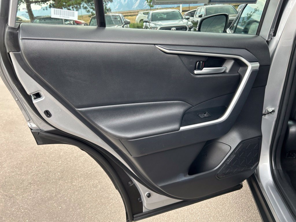 Used 2025 Toyota RAV4 XLE AWD/4WD image 18