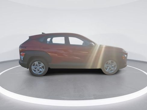 Certified 2025 Hyundai Kona SE FWD image 9