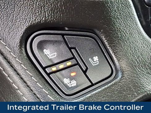 Used 2020 Chevrolet Suburban Premier image 30