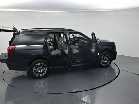Certified 2025 Ford Expedition Active AWD/4WD image 50