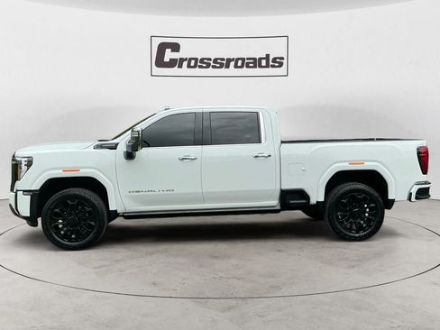 Used 2025 GMC Sierra 2500 Denali Ultimate AWD/4WD image 2