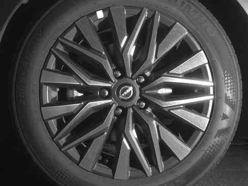 Used 2025 Nissan Altima 2.5 SV image 12