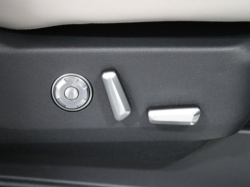 New 2026 Lincoln Navigator L Reserve AWD/4WD image 30