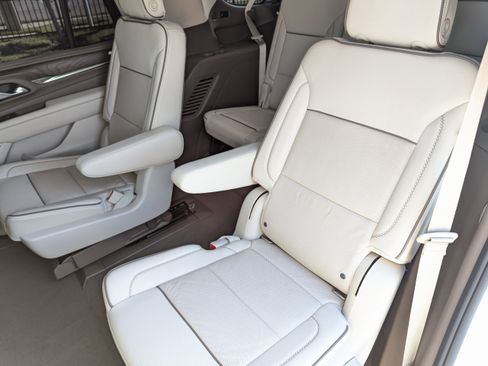 Used 2021 GMC Yukon Denali w/ Denali Ultimate Package image 23