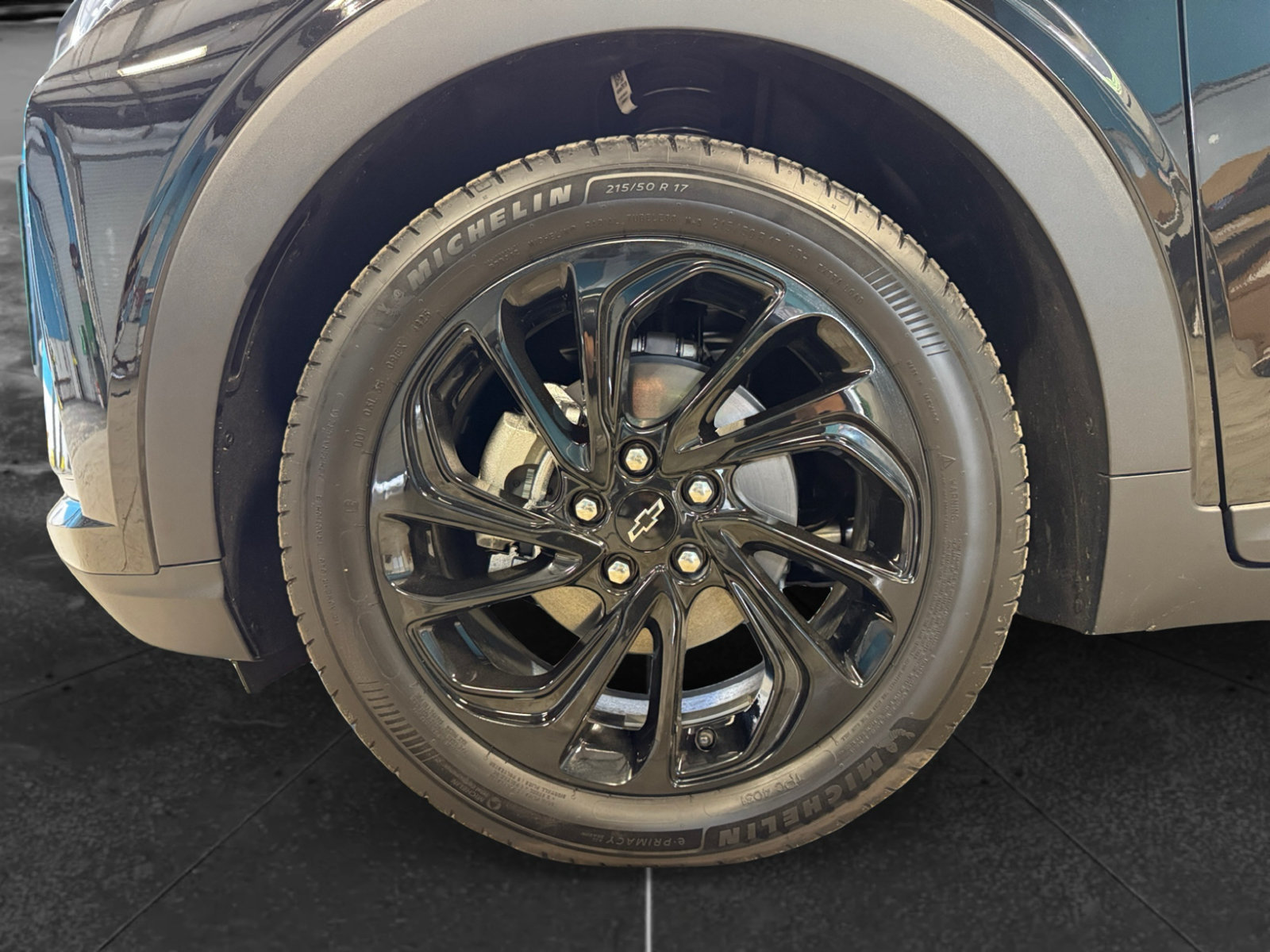 Used 2027 Chevrolet Bolt RS FWD image 30