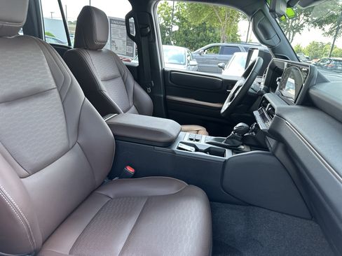 Used 2027 Toyota Land Cruiser w/ Premium Package AWD/4WD image 5