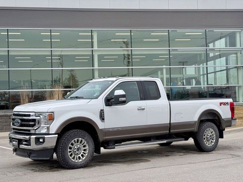 Certified 2022 Ford F350 Lariat w/ Chrome Package image 2