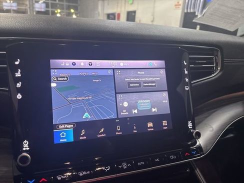 Used 2024 Jeep Wagoneer L Series II w/ Flexible Seating Group image 39