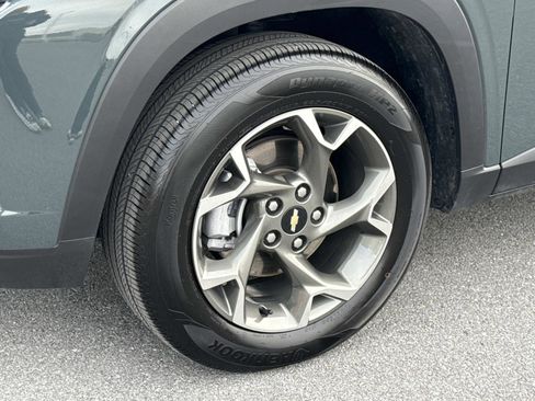 Used 2025 Chevrolet Trax LT image 29