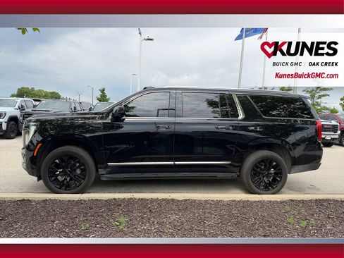 Used 2025 GMC Yukon XL Elevation w/ Elevation Premium Package AWD/4WD image 6