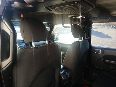 Used 2020 Jeep Gladiator Sport w/ Quick Order Package 24S image 13