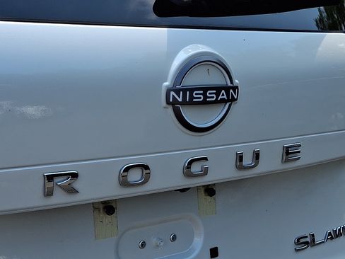 Certified 2023 Nissan Rogue SL w/ SL Premium Package AWD/4WD image 32