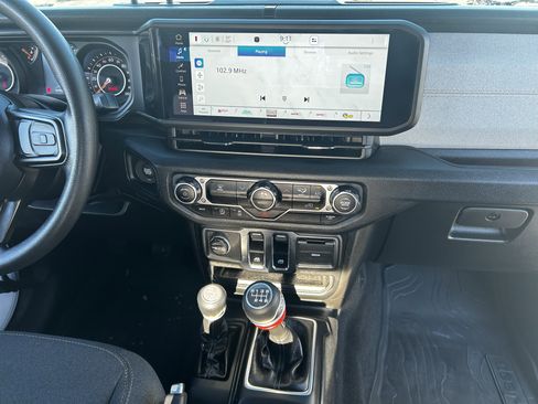Used 2025 Jeep Wrangler Sport image 14