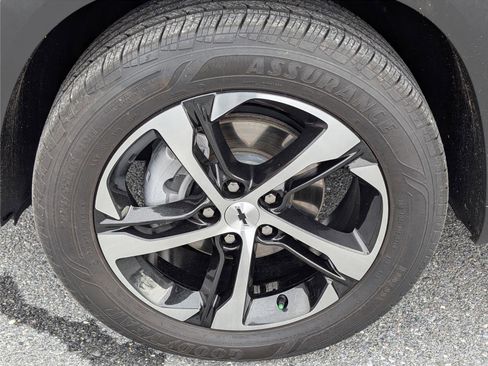 Used 2024 Chevrolet Trax RS w/ Sunroof Package image 11