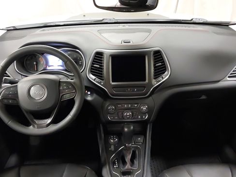 Used 2022 Jeep Cherokee Trailhawk w/ Sun, Sound & Nav Group AWD/4WD image 32