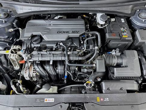 Certified 2023 Hyundai Elantra SEL FWD image 31