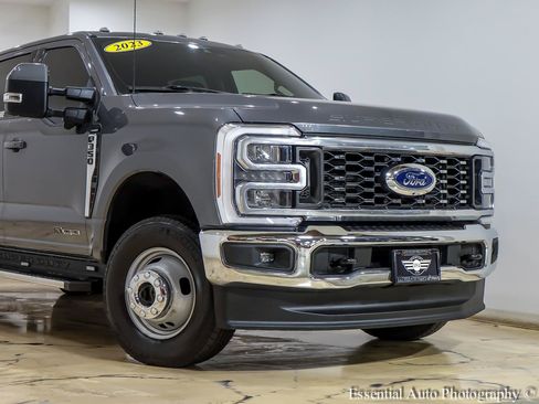 Used 2023 Ford F350 Lariat AWD/4WD image 2
