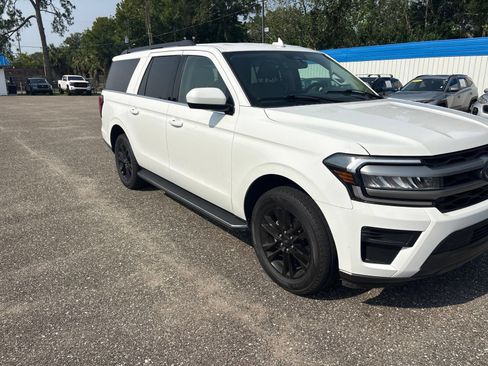 Used 2022 Ford Expedition Max XLT RWD image 1