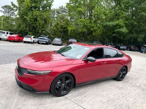 Used 2025 Honda Accord Sport image 4