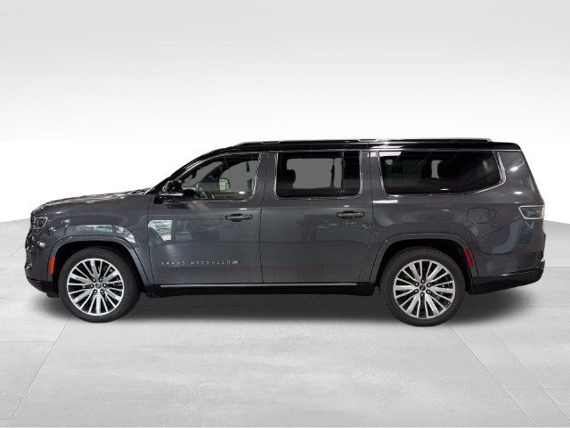 Used 2024 Jeep Grand Wagoneer L Series III AWD/4WD image 8