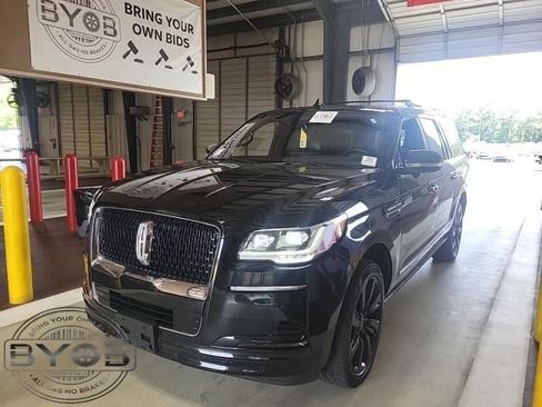 Used 2023 Lincoln Navigator L Reserve AWD/4WD image 2