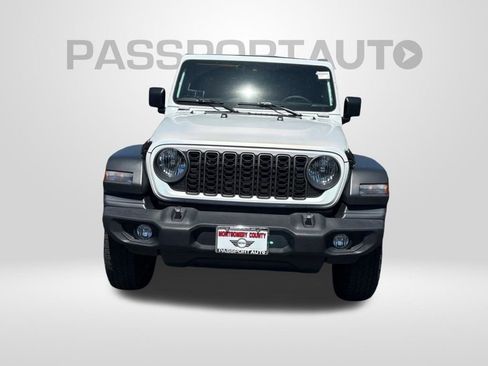 Used 2025 Jeep Wrangler Sport AWD/4WD image 2