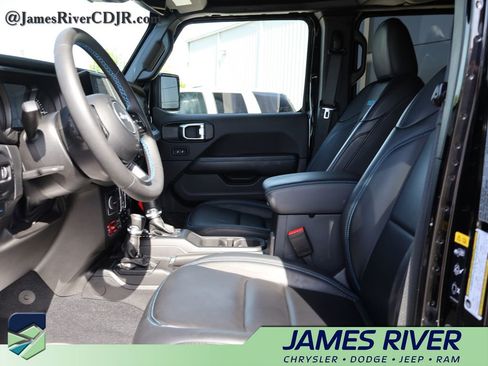 Used 2024 Jeep Wrangler Unlimited Rubicon 4xe AWD/4WD image 22