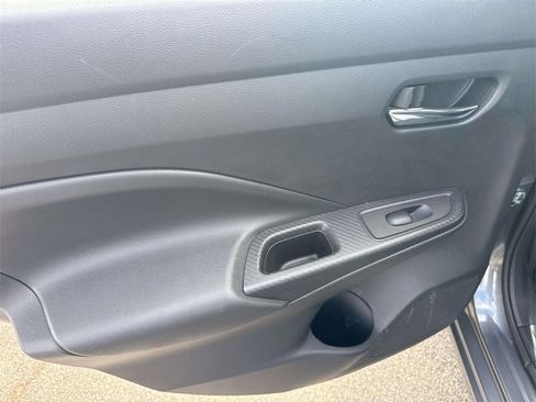 Used 2023 Nissan Versa SV image 8