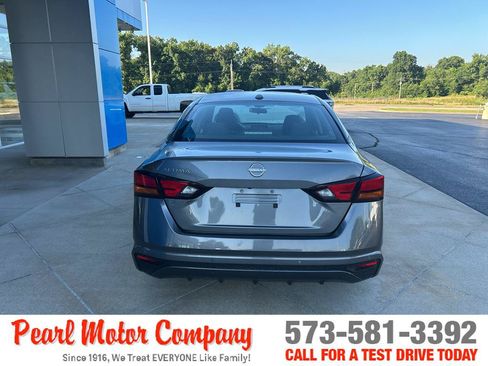 Used 2025 Nissan Altima 2.5 SV FWD image 5