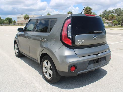 Used 2017 Kia Soul FWD image 5