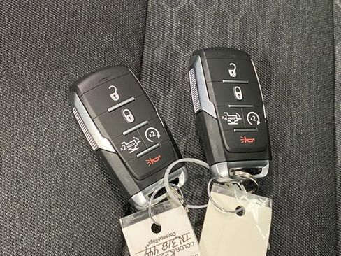 New 2026 RAM 1500 4x4 Crew Cab image 32