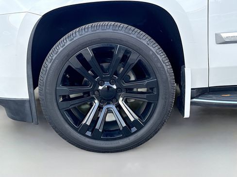 Used 2016 Cadillac Escalade Luxury RWD image 44