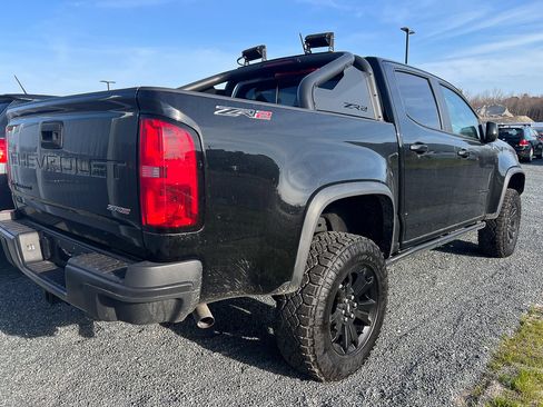 Used 2022 Chevrolet Colorado ZR2 w/ ZR2 Midnight Special Edition image 4