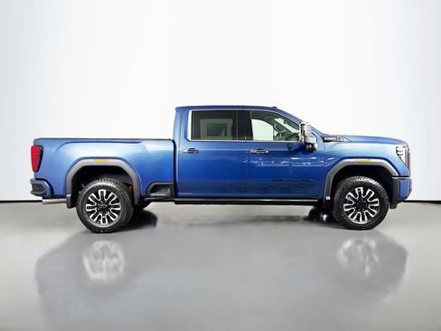 New 2026 GMC Sierra 3500 Denali Ultimate w/ LPO, Black Badging Package image 8