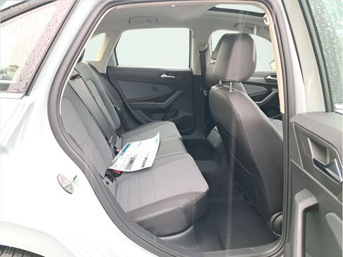 New 2026 Volkswagen Jetta SE FWD image 14