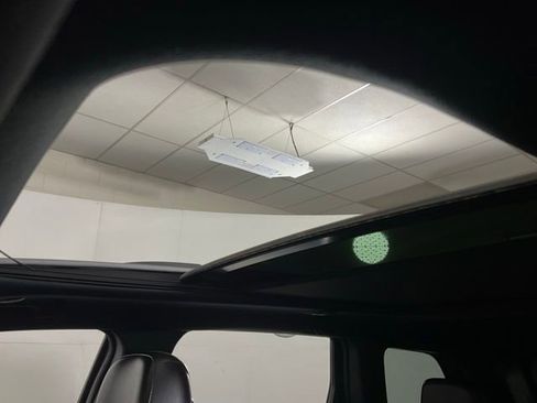 Used 2020 Jeep Grand Cherokee Limited w/ Luxury Group II image 20