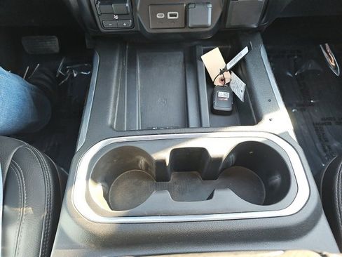 Used 2022 GMC Sierra 3500 Denali w/ Denali Ultimate Package image 19