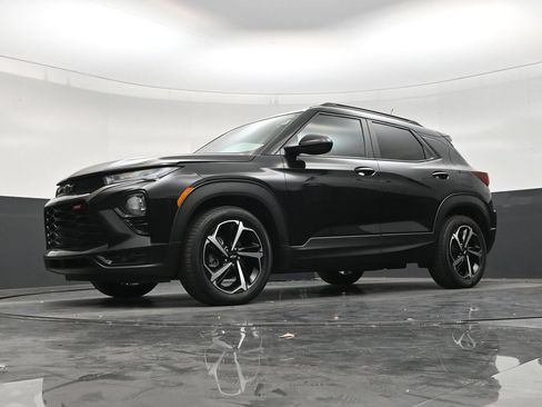 Used 2023 Chevrolet TrailBlazer RS w/ Sun and Liftgate Package FWD image 19