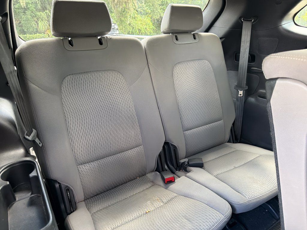 Used 2018 Hyundai Santa Fe SE w/ Cargo Package FWD image 29