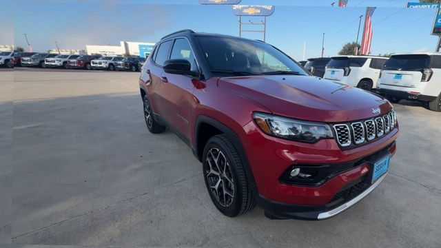 Used 2025 Jeep Compass Limited AWD/4WD image 2