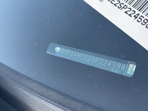 Used 2025 Toyota Corolla SE FWD image 12