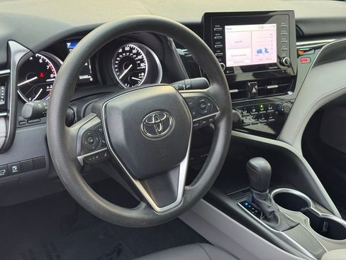 Used 2021 Toyota Camry LE image 18